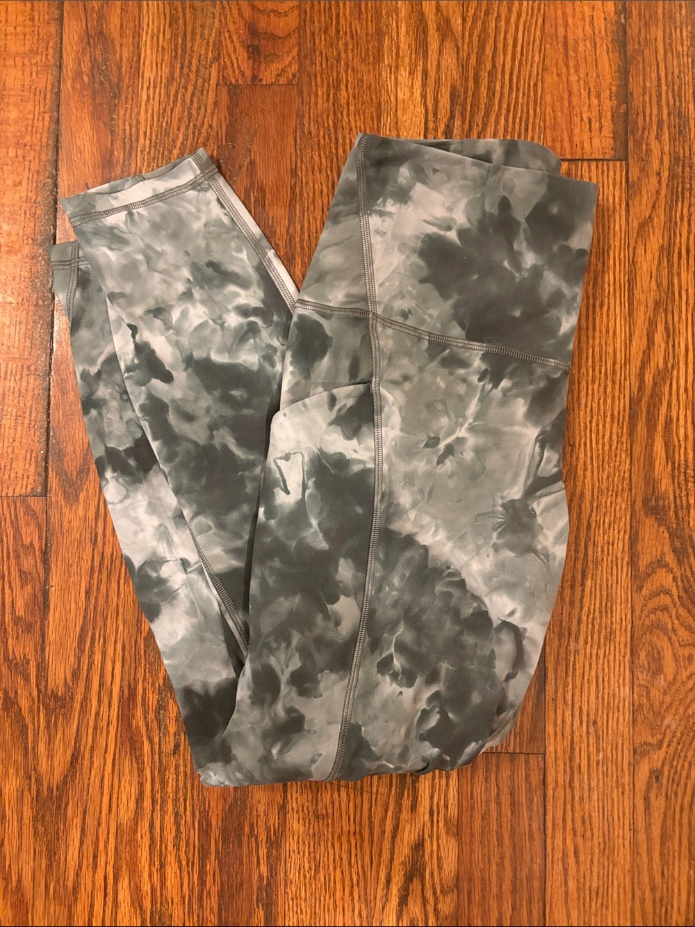 🎉NWOT! lululemon athletica Dark Green Tie-Dye Leggings with Pockets!